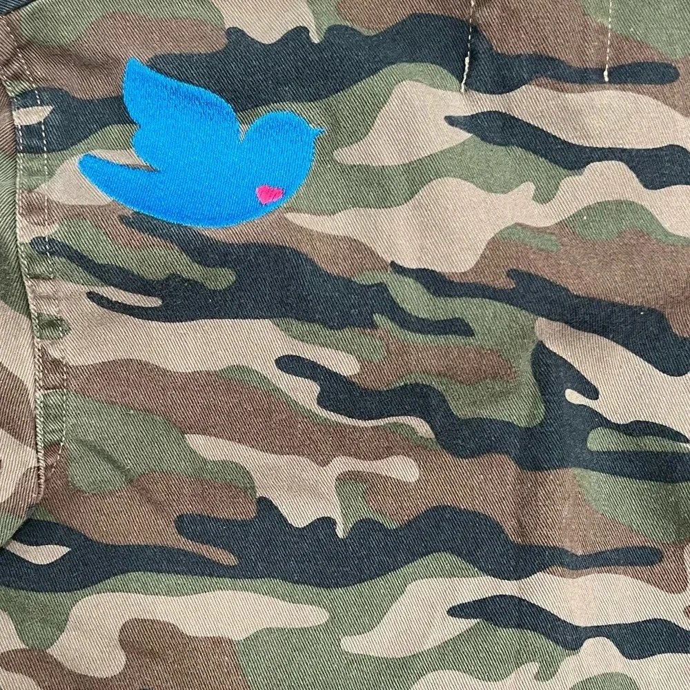 Peek Girl’s Camouflage Button Down Shirt Embroidered Bird Heart - Picture 9 of 10